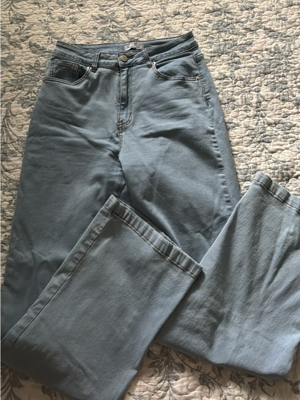Women’s High-Rise Straight Jeans